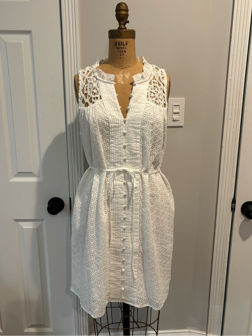 NWT Ciebon White Lace Crochet Eyelet Sleeveless Mini Dress